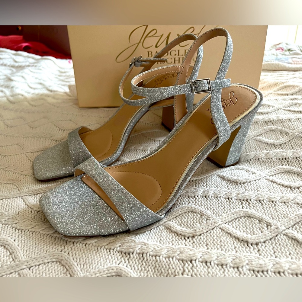 Jewel Badgley Mischka “Rayla II” Silver Glitter Women's Heels Buckle Various SZ - Picture 1 of 14